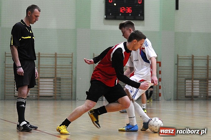 Zdjęcie w galerii na portalu naszraciborz.pl: Byki wyrwały zwycięstwo SMS-owi Hyrbud. Wychylylybymy z kolejną wygraną wiadomości z regionu