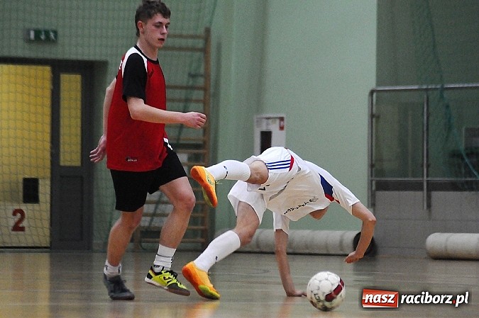 Zdjęcie w galerii na portalu naszraciborz.pl: Byki wyrwały zwycięstwo SMS-owi Hyrbud. Wychylylybymy z kolejną wygraną wiadomości z regionu