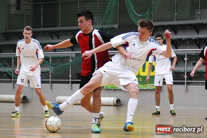 Zdjęcie w galerii na portalu naszraciborz.pl: Byki wyrwały zwycięstwo SMS-owi Hyrbud. Wychylylybymy z kolejną wygraną wiadomości z regionu