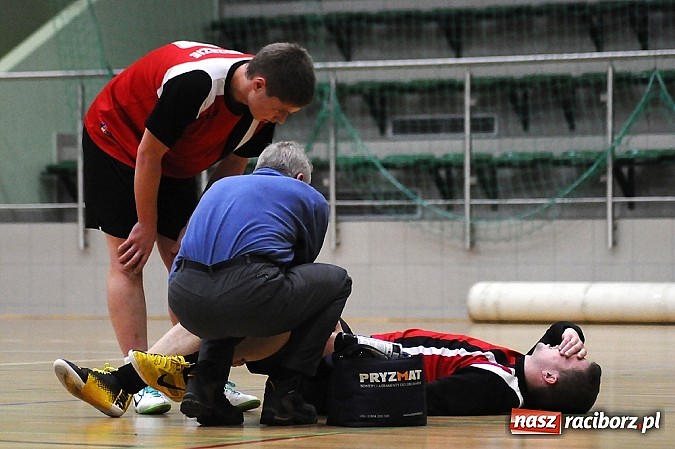 Zdjęcie w galerii na portalu naszraciborz.pl: Byki wyrwały zwycięstwo SMS-owi Hyrbud. Wychylylybymy z kolejną wygraną wiadomości z regionu