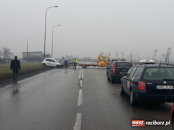 Zdjęcie w galerii na portalu naszraciborz.pl: Racibórz: Podwójna kolizja na Piaskowej wiadomości z regionu