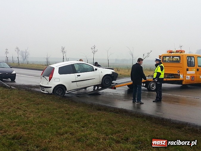 Zdjęcie w galerii na portalu naszraciborz.pl: Racibórz: Podwójna kolizja na Piaskowej wiadomości z regionu