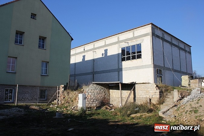Zdjęcie w galerii na portalu naszraciborz.pl: Grzegorzowice: Budowa sali ze sporym opóźnieniem wiadomości z regionu