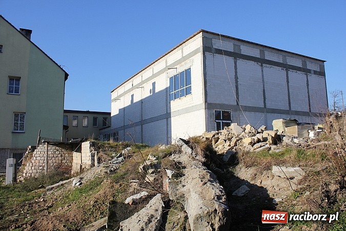 Zdjęcie w galerii na portalu naszraciborz.pl: Grzegorzowice: Budowa sali ze sporym opóźnieniem wiadomości z regionu