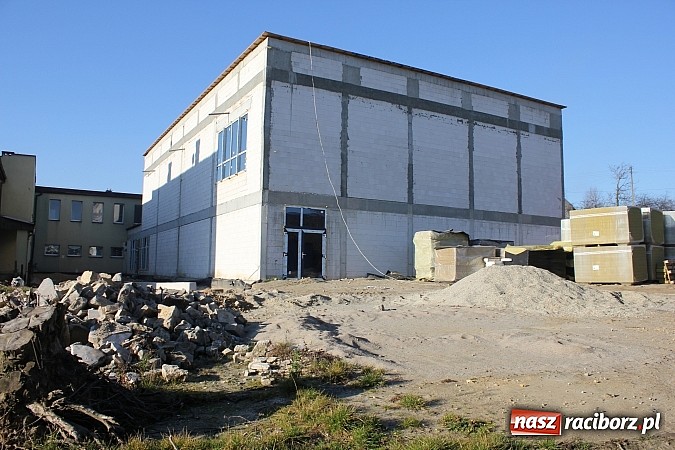 Zdjęcie w galerii na portalu naszraciborz.pl: Grzegorzowice: Budowa sali ze sporym opóźnieniem wiadomości z regionu