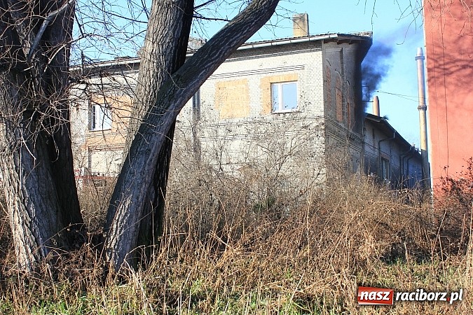 Zdjęcie w galerii na portalu naszraciborz.pl: Pożar w zakładzie EMA Brzezie wiadomości z regionu