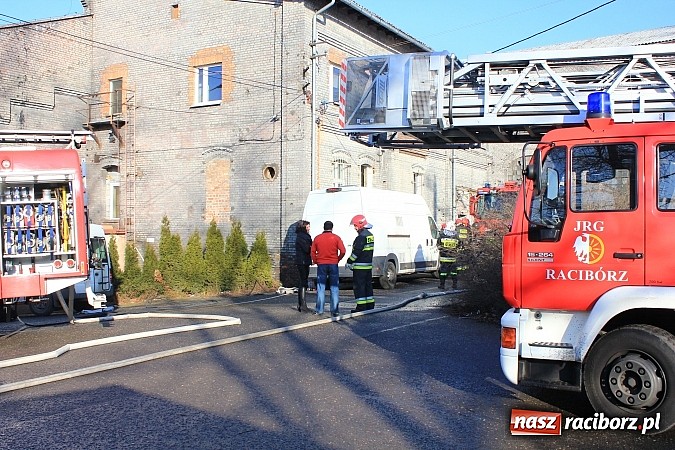 Zdjęcie w galerii na portalu naszraciborz.pl: Pożar w zakładzie EMA Brzezie wiadomości z regionu