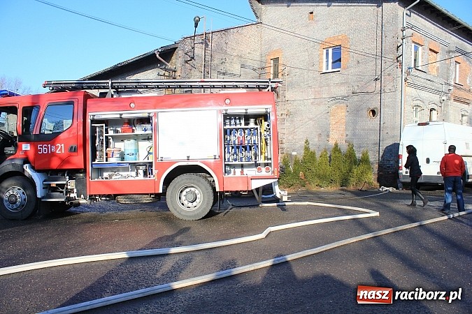 Zdjęcie w galerii na portalu naszraciborz.pl: Pożar w zakładzie EMA Brzezie wiadomości z regionu