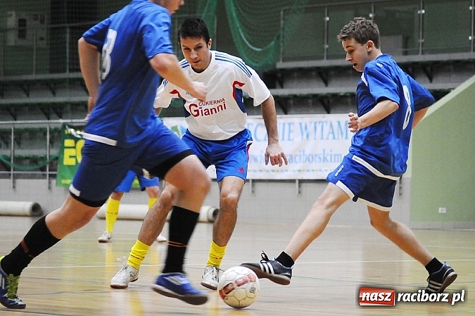 Zdjęcie w galerii na portalu naszraciborz.pl: HLPN: Cukiernia Gianni nie dała szans Bad Boysom wiadomości z regionu