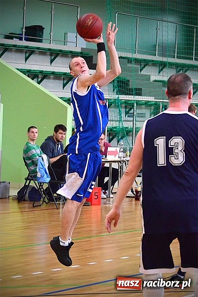 Zdjęcie w galerii na portalu naszraciborz.pl: Koszykówka. Maciek Kowalski z triple-double wiadomości z regionu