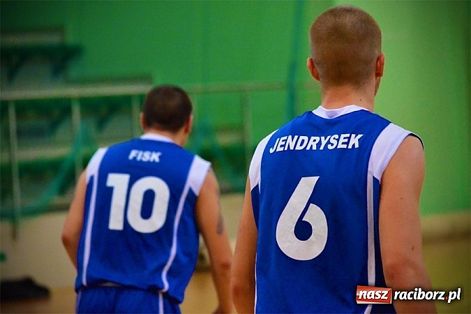 Zdjęcie w galerii na portalu naszraciborz.pl: Koszykówka. Maciek Kowalski z triple-double wiadomości z regionu
