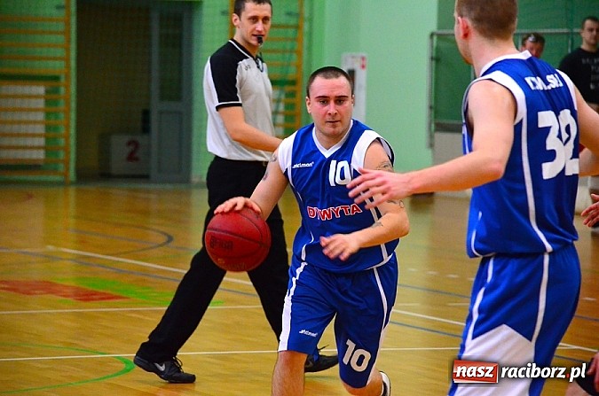 Zdjęcie w galerii na portalu naszraciborz.pl: Koszykówka. Maciek Kowalski z triple-double wiadomości z regionu