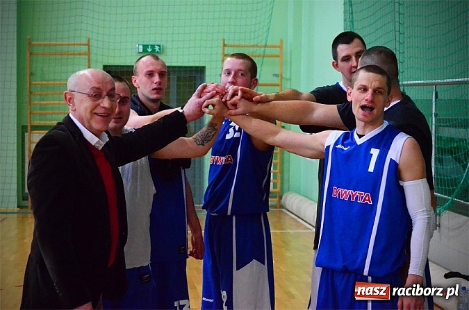 Zdjęcie w galerii na portalu naszraciborz.pl: Koszykówka. Maciek Kowalski z triple-double wiadomości z regionu