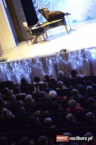 Zdjęcie w galerii na portalu naszraciborz.pl: Kałudi Kałudow z koncertem noworocznym w RCK wiadomości z regionu