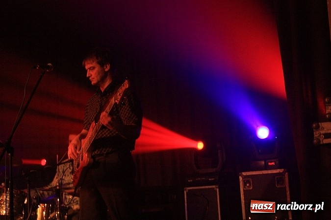 Zdjęcie w galerii na portalu naszraciborz.pl: Kolędowanie ze Stonehenge w Krzanowicach wiadomości z regionu