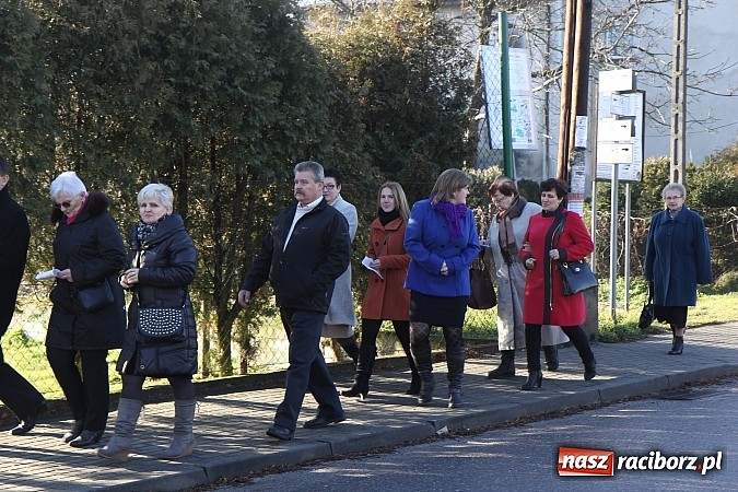 Zdjęcie w galerii na portalu naszraciborz.pl: Kobylski Orszak Trzech Króli wiadomości z regionu