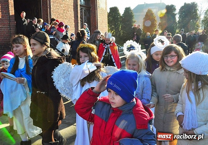 Zdjęcie w galerii na portalu naszraciborz.pl: Święto Trzech Króli w Brzeziu połączone z dziełem misyjnym dla Afryki wiadomości z regionu