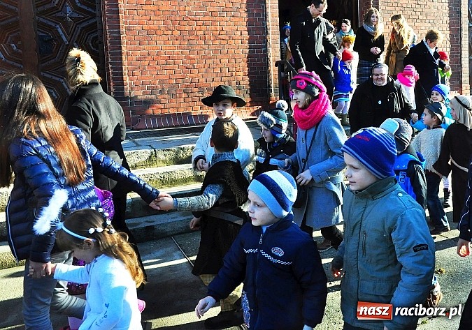 Zdjęcie w galerii na portalu naszraciborz.pl: Święto Trzech Króli w Brzeziu połączone z dziełem misyjnym dla Afryki wiadomości z regionu