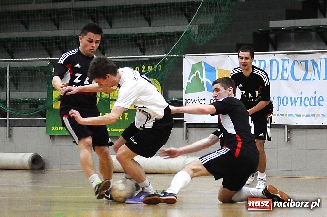 Zdjęcie w galerii na portalu naszraciborz.pl: Emocjonujące widowisko w drugiej lidze. Tritle wygrywają mecz na szczycie wiadomości z regionu