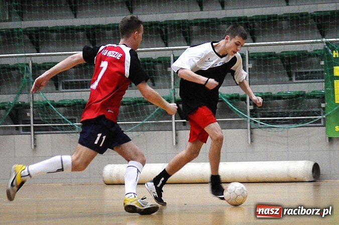 Zdjęcie w galerii na portalu naszraciborz.pl: Emocjonujące widowisko w drugiej lidze. Tritle wygrywają mecz na szczycie wiadomości z regionu
