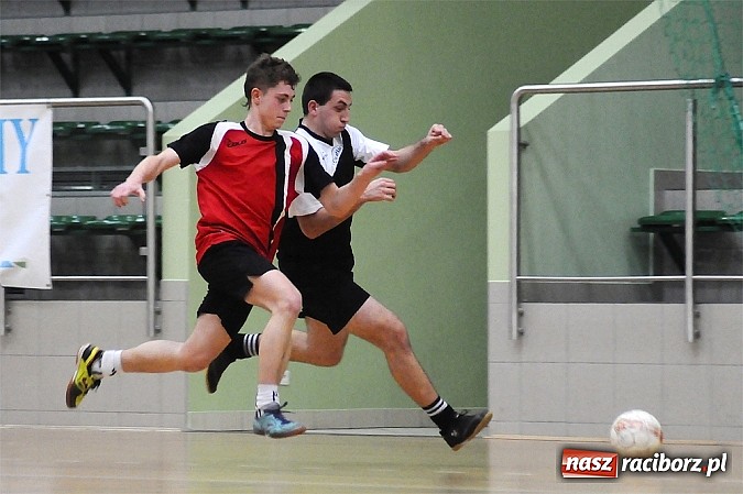 Zdjęcie w galerii na portalu naszraciborz.pl: Emocjonujące widowisko w drugiej lidze. Tritle wygrywają mecz na szczycie wiadomości z regionu