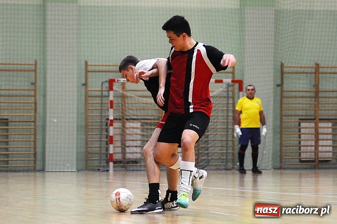 Zdjęcie w galerii na portalu naszraciborz.pl: Emocjonujące widowisko w drugiej lidze. Tritle wygrywają mecz na szczycie wiadomości z regionu