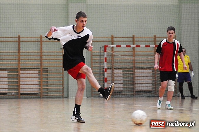 Zdjęcie w galerii na portalu naszraciborz.pl: Emocjonujące widowisko w drugiej lidze. Tritle wygrywają mecz na szczycie wiadomości z regionu