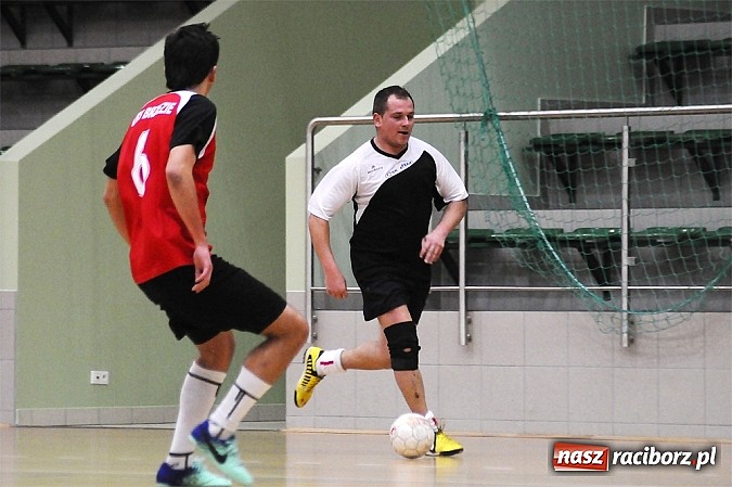 Zdjęcie w galerii na portalu naszraciborz.pl: Emocjonujące widowisko w drugiej lidze. Tritle wygrywają mecz na szczycie wiadomości z regionu