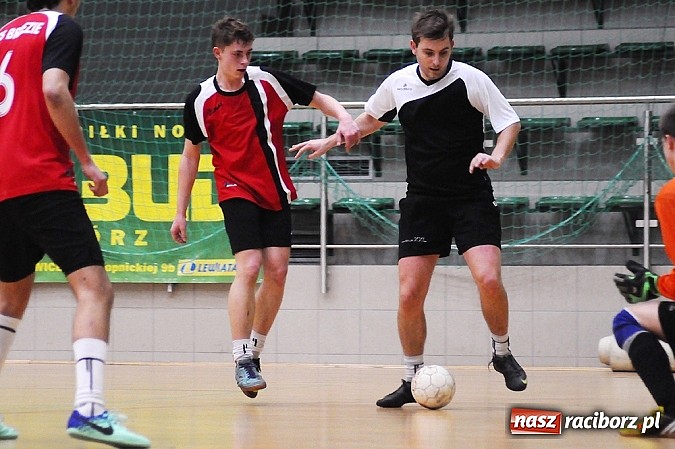 Zdjęcie w galerii na portalu naszraciborz.pl: Emocjonujące widowisko w drugiej lidze. Tritle wygrywają mecz na szczycie wiadomości z regionu