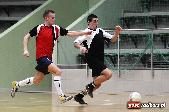 Zdjęcie w galerii na portalu naszraciborz.pl: Emocjonujące widowisko w drugiej lidze. Tritle wygrywają mecz na szczycie wiadomości z regionu