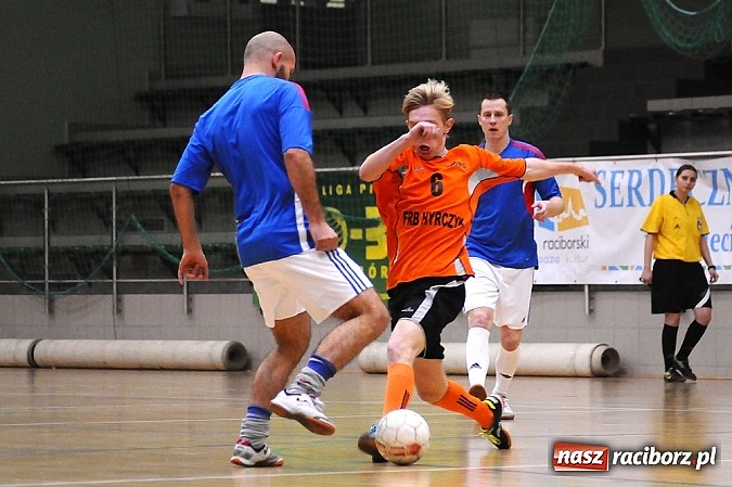 Zdjęcie w galerii na portalu naszraciborz.pl: Emocjonujące widowisko w drugiej lidze. Tritle wygrywają mecz na szczycie wiadomości z regionu