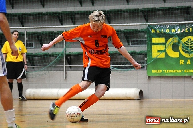 Zdjęcie w galerii na portalu naszraciborz.pl: Emocjonujące widowisko w drugiej lidze. Tritle wygrywają mecz na szczycie wiadomości z regionu