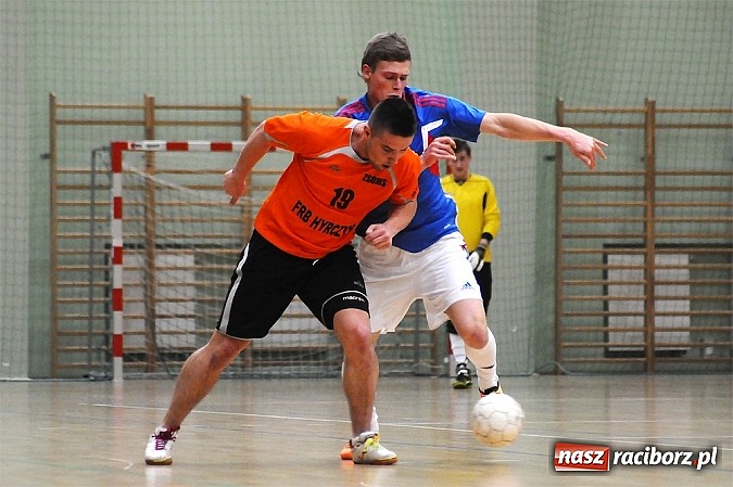 Zdjęcie w galerii na portalu naszraciborz.pl: Emocjonujące widowisko w drugiej lidze. Tritle wygrywają mecz na szczycie wiadomości z regionu