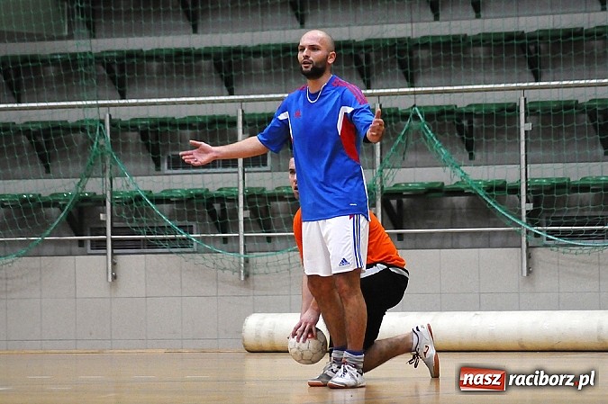 Zdjęcie w galerii na portalu naszraciborz.pl: Emocjonujące widowisko w drugiej lidze. Tritle wygrywają mecz na szczycie wiadomości z regionu