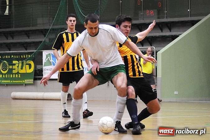 Zdjęcie w galerii na portalu naszraciborz.pl: Emocjonujące widowisko w drugiej lidze. Tritle wygrywają mecz na szczycie wiadomości z regionu
