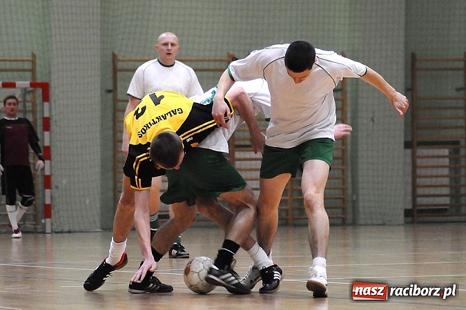 Zdjęcie w galerii na portalu naszraciborz.pl: Emocjonujące widowisko w drugiej lidze. Tritle wygrywają mecz na szczycie wiadomości z regionu