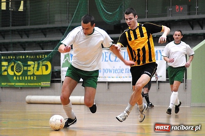 Zdjęcie w galerii na portalu naszraciborz.pl: Emocjonujące widowisko w drugiej lidze. Tritle wygrywają mecz na szczycie wiadomości z regionu