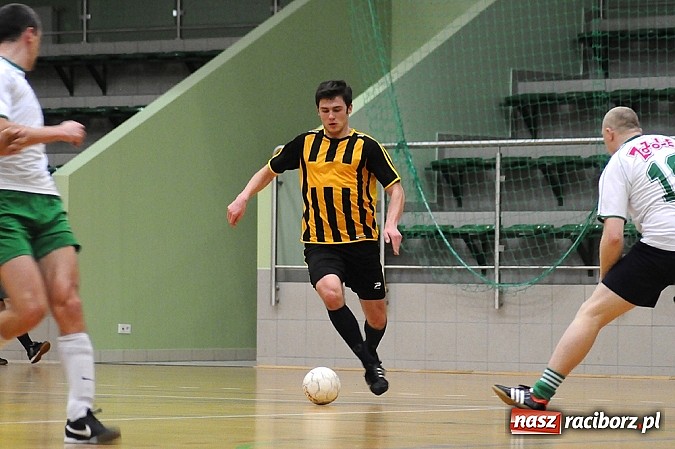 Zdjęcie w galerii na portalu naszraciborz.pl: Emocjonujące widowisko w drugiej lidze. Tritle wygrywają mecz na szczycie wiadomości z regionu