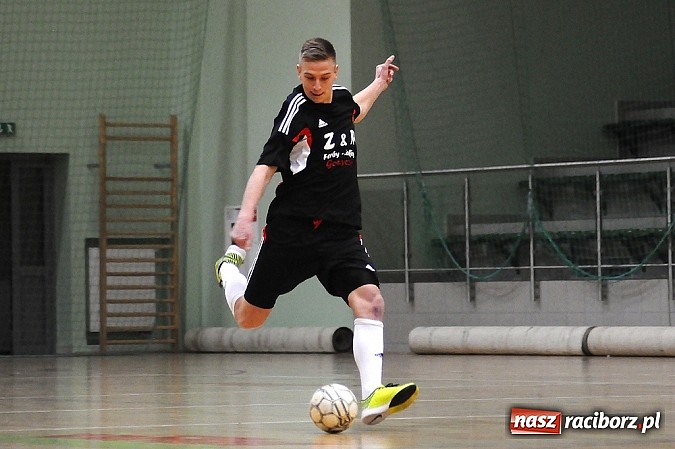 Zdjęcie w galerii na portalu naszraciborz.pl: Emocjonujące widowisko w drugiej lidze. Tritle wygrywają mecz na szczycie wiadomości z regionu