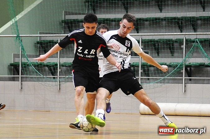 Zdjęcie w galerii na portalu naszraciborz.pl: Emocjonujące widowisko w drugiej lidze. Tritle wygrywają mecz na szczycie wiadomości z regionu