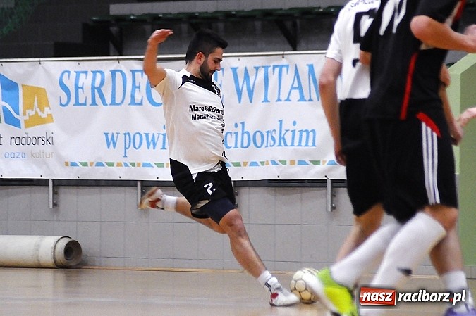 Zdjęcie w galerii na portalu naszraciborz.pl: Emocjonujące widowisko w drugiej lidze. Tritle wygrywają mecz na szczycie wiadomości z regionu