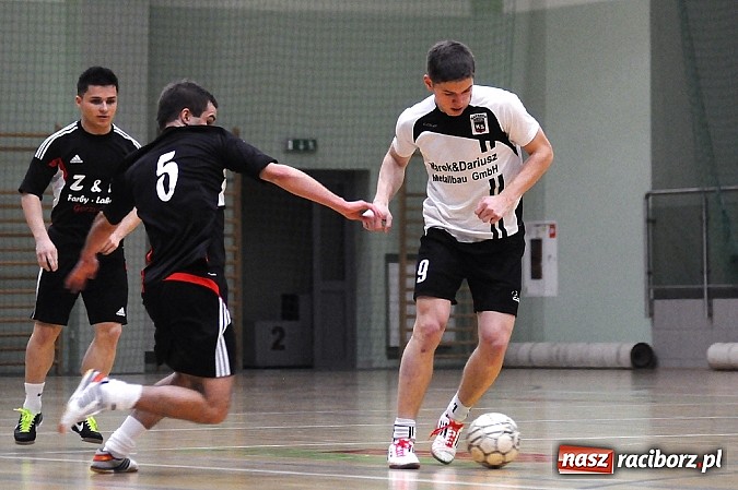 Zdjęcie w galerii na portalu naszraciborz.pl: Emocjonujące widowisko w drugiej lidze. Tritle wygrywają mecz na szczycie wiadomości z regionu