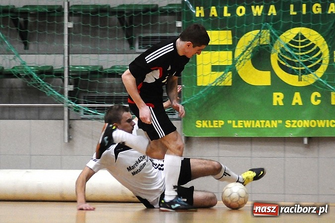 Zdjęcie w galerii na portalu naszraciborz.pl: Emocjonujące widowisko w drugiej lidze. Tritle wygrywają mecz na szczycie wiadomości z regionu