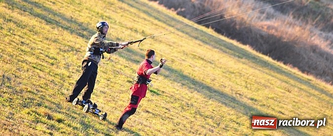 Zdjęcie w galerii na portalu naszraciborz.pl: Na styczeń najlepsze... paralotniarstwo wiadomości z regionu
