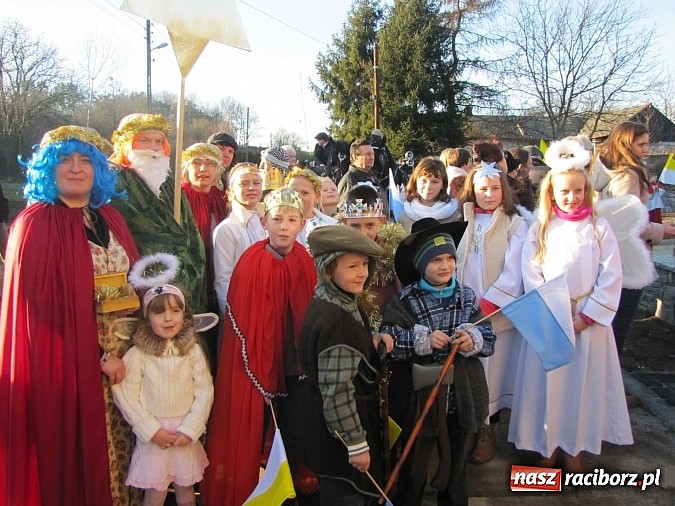 Zdjęcie w galerii na portalu naszraciborz.pl:  Barwny orszak Trzech Króli po raz pierwszy w gminie Rudnik wiadomości z regionu
