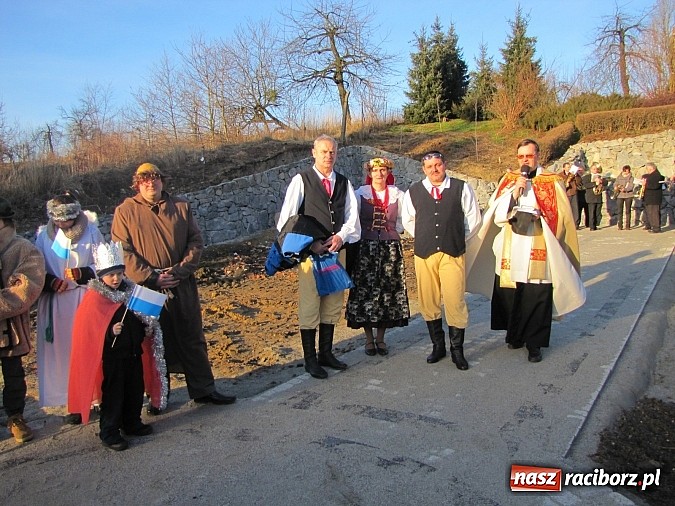 Zdjęcie w galerii na portalu naszraciborz.pl:  Barwny orszak Trzech Króli po raz pierwszy w gminie Rudnik wiadomości z regionu
