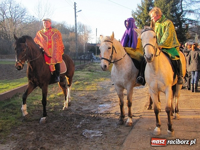 Zdjęcie w galerii na portalu naszraciborz.pl:  Barwny orszak Trzech Króli po raz pierwszy w gminie Rudnik wiadomości z regionu