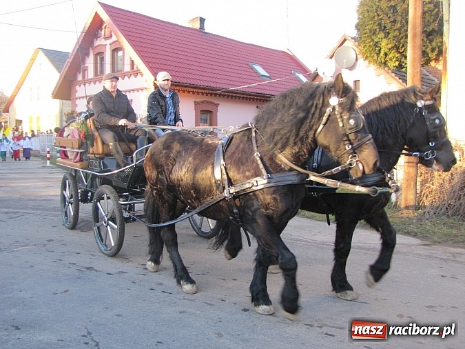 Zdjęcie w galerii na portalu naszraciborz.pl:  Barwny orszak Trzech Króli po raz pierwszy w gminie Rudnik wiadomości z regionu