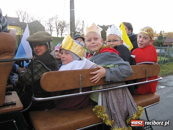 Zdjęcie w galerii na portalu naszraciborz.pl:  Barwny orszak Trzech Króli po raz pierwszy w gminie Rudnik wiadomości z regionu