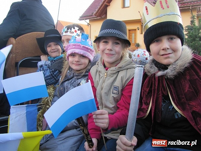 Zdjęcie w galerii na portalu naszraciborz.pl:  Barwny orszak Trzech Króli po raz pierwszy w gminie Rudnik wiadomości z regionu
